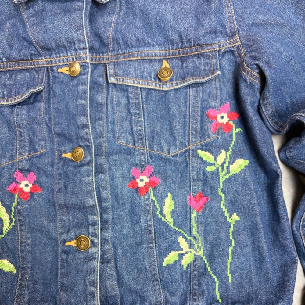 Coldwater Creek Womens Small Denim Jacket Floral Cross Stitch Embroidery Blue - Picture 5 of 8